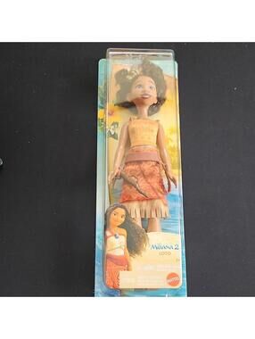 Mattel Disney Moana 2 Fashion Doll 11 in Curly Dark Brown Hair Removable Clothes
